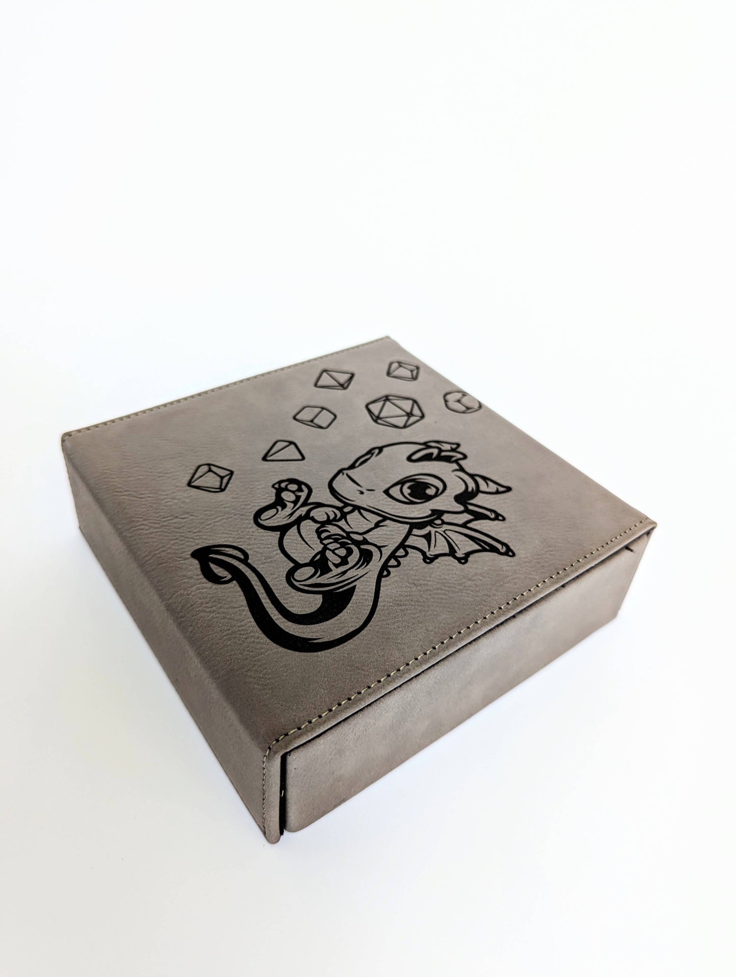 Adoragon - D&D - Vegan Leather Dice Box: Chestnut