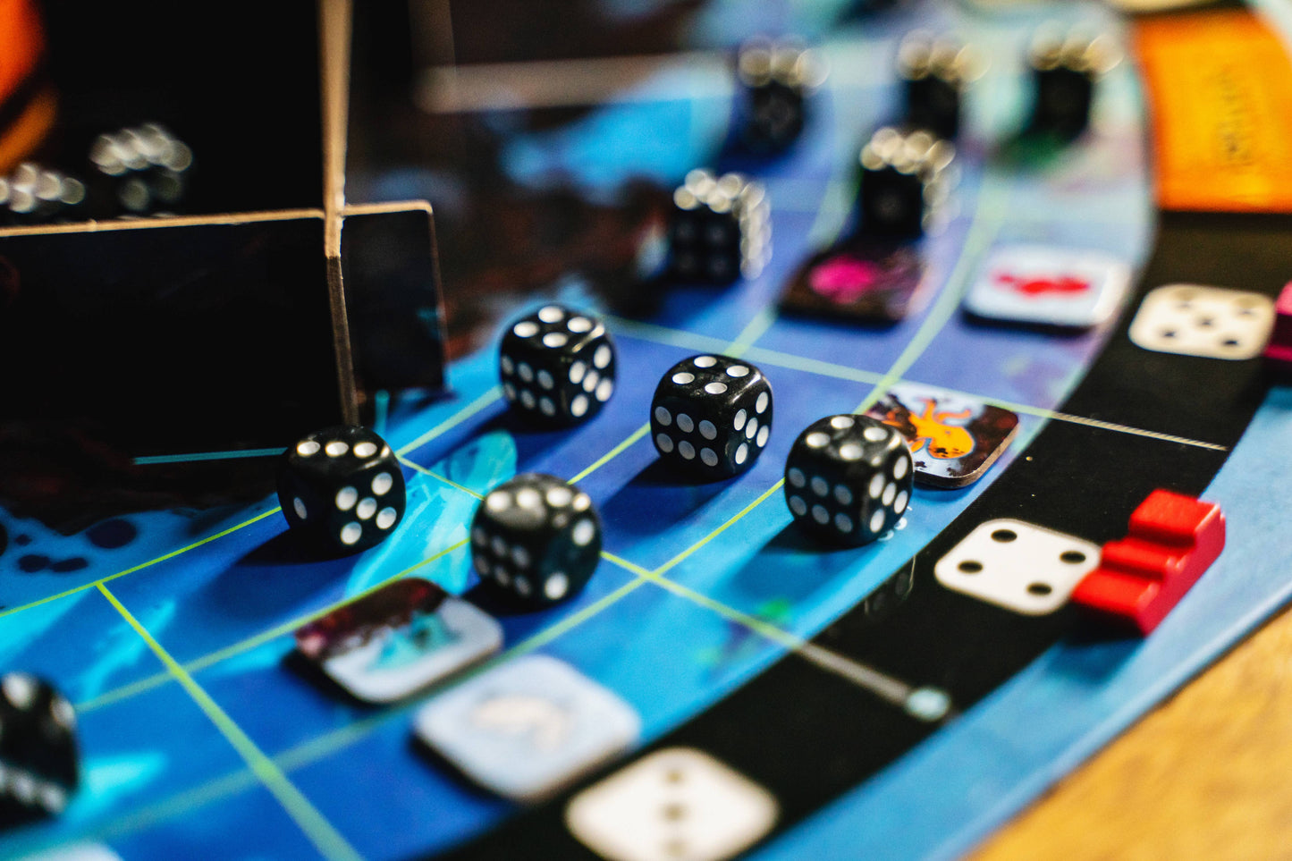 The SPILL: A Cooperative Strategy Game to Save the Sea Life