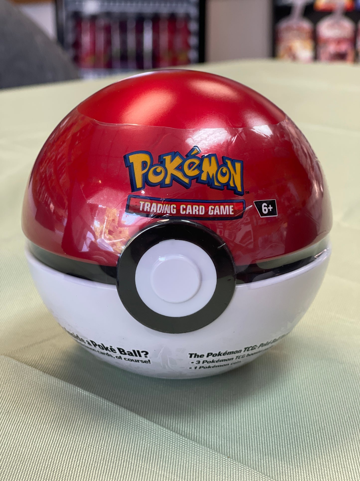 Pokèmon Ball Tin (Random Tin Color)
